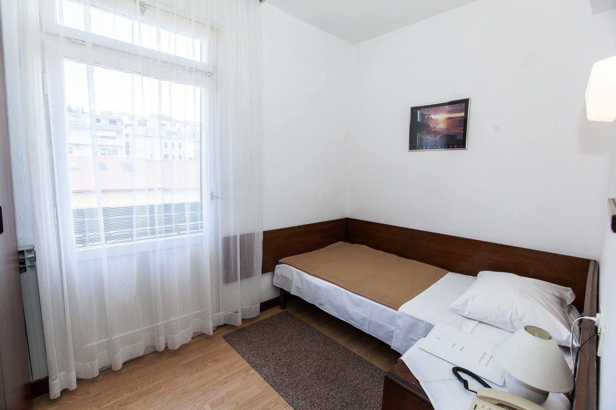 Hotel Zagreb ツリクヴェニツァ エクステリア 写真